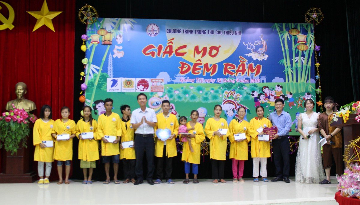 Trao qua Trung thu BOINHIEN