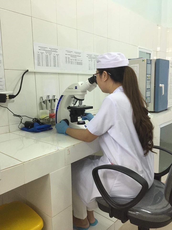 quan sat tinh trung duoi kinh hien vi