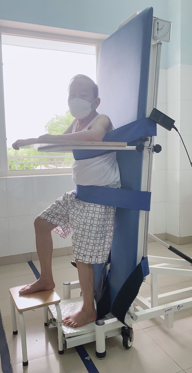 Bệnh nhân liệt nữa người