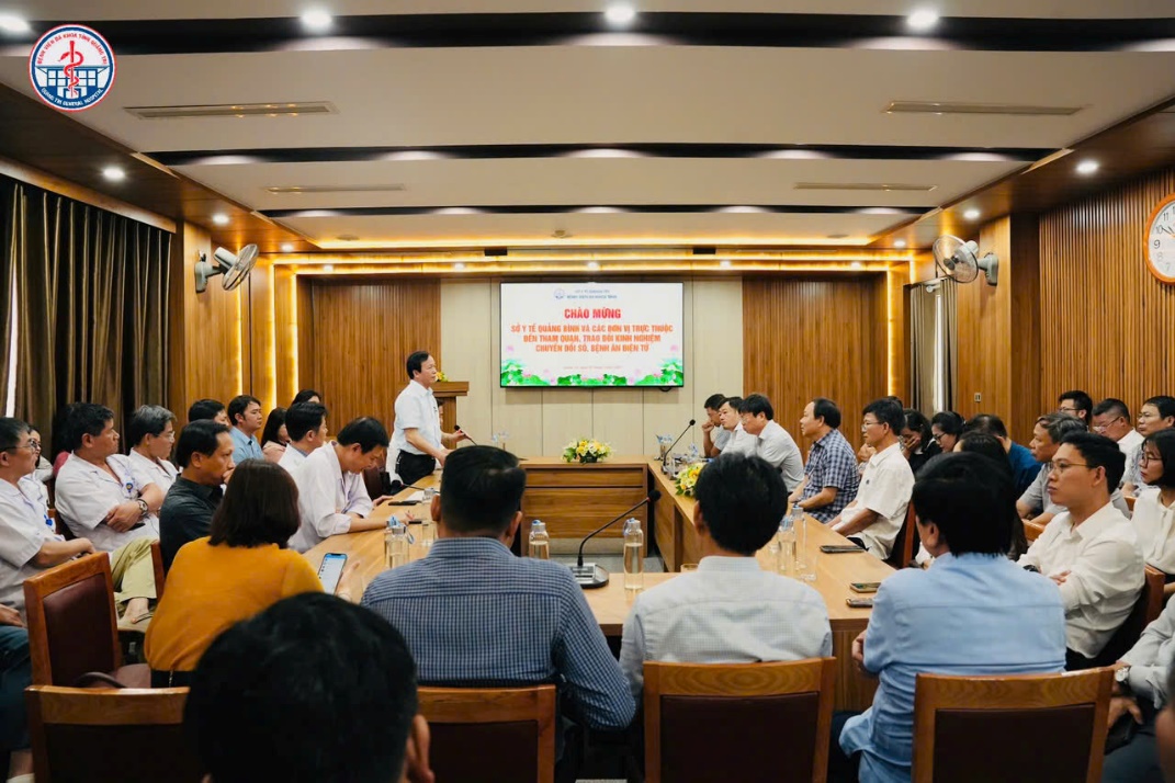 Toàn cảnh buổi làm việc